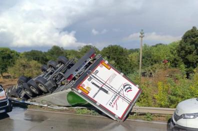 Nuovo incidente mortale sulla SS100 a Mottola: tre persone perdono la vita. Un ferito grave
