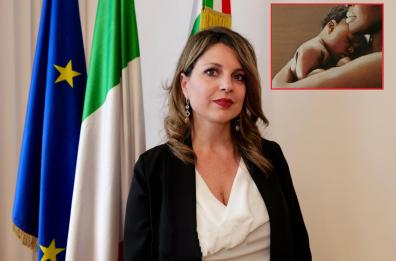 Bufera sull'assessora Matrangola: «Espone quadri in una mostra patrocinata dalla Regione». La replica: «Ho pagato tutto io»