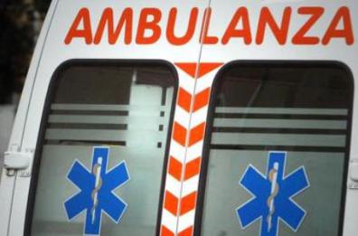 Bari, anziana urtata da un tir in retromarcia: non è in pericolo di vita