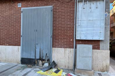 Corato, bomba carta fatta esplodere davanti una pizzeria: arrestati i due presunti autori