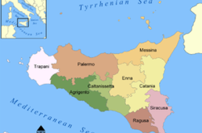 La Sicilia, il sudario e quel sorriso d’ignoto