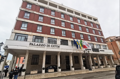 Barletta, aria irrespirabile e dati dubbi: «Pronti a scendere in piazza»