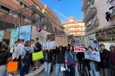 Bari, «la nostra scuola cade a pezzi»:  la protesta al liceo artistico De Nittis