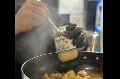 Puglia, le trasferte nel mondo del Consiglio regionale: sale il conto per «Cicorie e fave in barattolo a Marsiglia» 