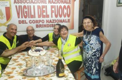 È di Brindisi il pompiere più longevo d'Italia: Giuseppe Pinto spegne 99 candeline