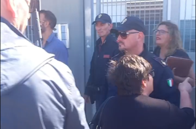 Bari, a Enziteto coppia di anziani sfrattata dal social housing. I cittadini del quartiere insorgono