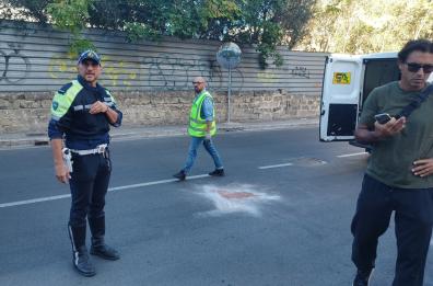 Anziana investita da una moto in via Camillo Rosalba a Bari: è grave FOTO