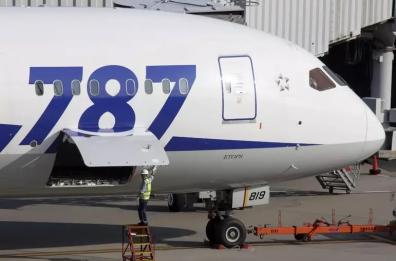 Brindisi, la scoperta sulle componenti Boeing: «Non sono sicure, nella falda c'è cromo 6,8 volte superiore»
