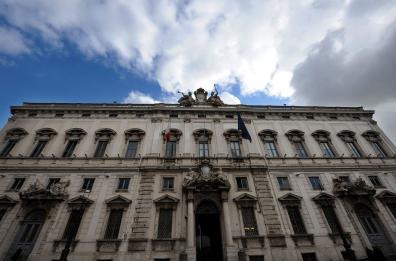 Chat, giudici e riforme: la Consulta al centro della bagarre politica