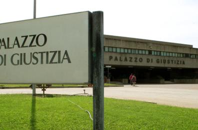 Foggia, mazzette per i concorsi «militari»: il caso potrebbe passare alla Corte Costituzionale