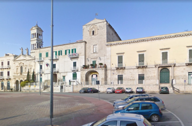 Ruvo di Puglia, bandiera palestinese sulla facciata del Municipio. Interviene il prefetto: non è consentito