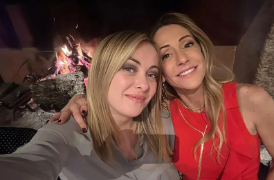 «Spiava le sorelle Meloni e i ministri», perquisito un bancario di Bitonto, sequestrati telefoni e pc. L'accusa: procacciava notizie sulla sicurezza dello Stato. Indagata anche Intesa
