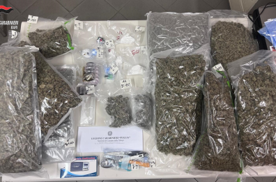 Cassano Murge, in camera da letto quasi 10kg di droga: 35enne in carcere