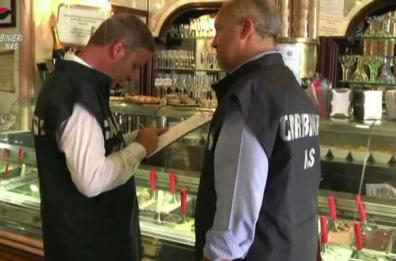 Lecce, scarafaggi e sporcizia; il Nas chiude un bar-gelateria -pizzeria  nella provincia