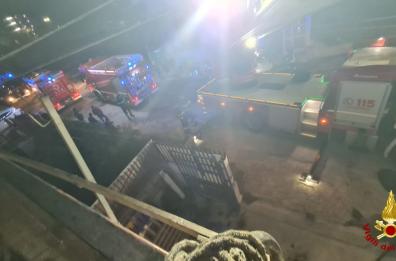 Gravina in Puglia,  in fiamme nella notte un'autocarrozzeria 