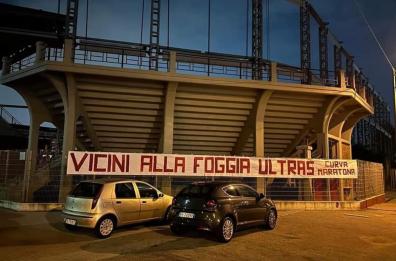 Morte tifosi del Foggia, da Nord a Sud la solidarietà agli Ultras rossoneri: «D'amore non si muore»