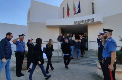 Morte sindaco Corsano, rinviati a domani 18 ottobre i funerali. L'autopsia conferma: ucciso da un infarto