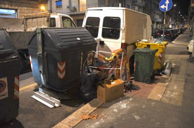 A Bari la notte di Green City, operazione di Amiu Puglia e Polizia locale contro l'abbandono dei rifiuti