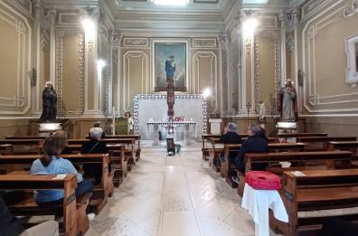 Donna senza fissa dimora fu trovata morta in fabbrica dismessa a Bari: oggi i funerali