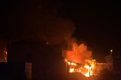 Paura a Leverano: a fuoco un ristorante pieno di gente 