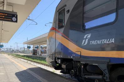 Treni regionali sovraffollati e in ritardo: rinforzata composizione dei convogli sulla tratta Mola-Bari