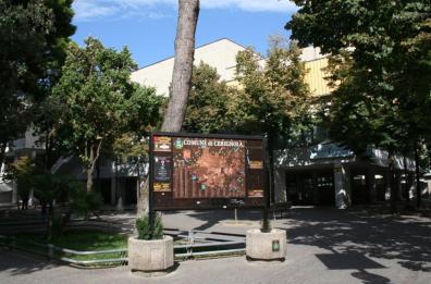 Cerignola, uomo ubriaco litiga con altre persone in villa che lo prendono a calci e pugni