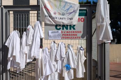 Bari, la protesta dei precari del Cnr: «Un flashmob per chiedere risposte»