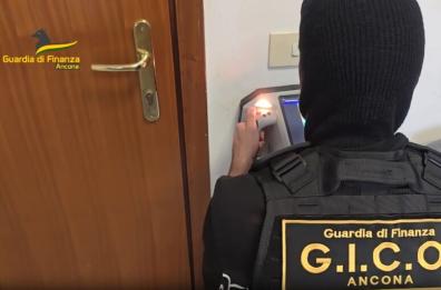 Smantellata dalla Finanza nelle Marche la banca abusiva dei cinesi: sequestri per 500 milioni, anche nella Bat