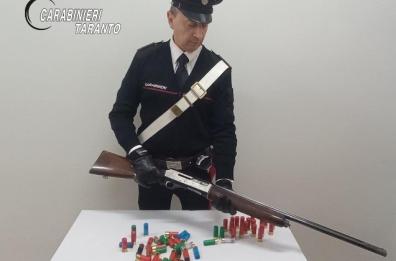 Sava, a caccia senza porto d'armi e con un fucile rubato: arrestato un 60enne