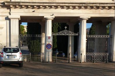 Bari, ecco il piano per la festa di Ognissanti: parcheggi extra e orari di apertura dei cimiteri