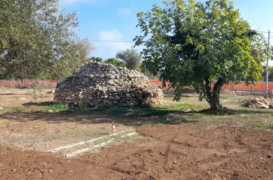 Bari, Costa Sud: tra i giochi dei bimbi un vecchio pagliaio testimone della storia