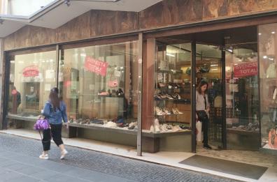 Potenza, altri 2 negozi chiudono per sempre: via Pretoria non è più il salotto buono della città 
