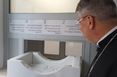 A Foggia inaugurata la «culla per la vita», per proteggere bimbi e mamme
