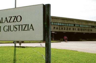 Foggia, ricettazione di auto rubate: due assolti e una condanna