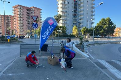 Barletta, volontari all’opera: pulito il sottovia «Pertini»