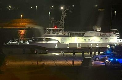 Brindisi, arrivata nella notte la nave Visalli dall'Albania: a bordo 7 migranti
