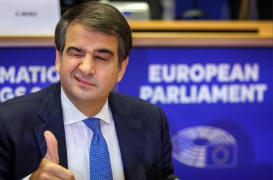 Fitto convince gli scettici dem, ma arriva lo stop dei socialisti