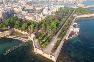 Villa comunale a Trani,  due secoli tra bellezza e degrado 