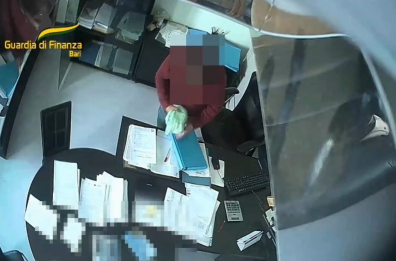 Appalti Asl, Sansolini e Iacobellis vogliono patteggiare. La Procura: restituiscano le mazzette