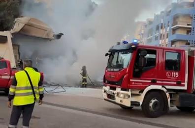 Foggia, a fuoco carico di rifiuti su un autocompattatore in viale Michelangelo
