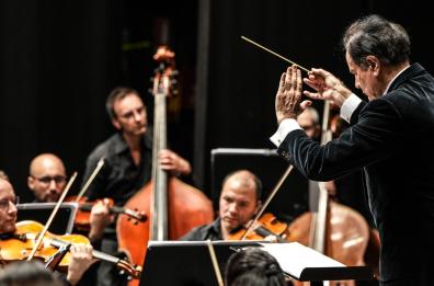 Dal Petruzzelli a Monopoli e Mesagne: due serate con orchestre di archi dirette dal maestro Bonucci