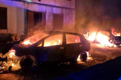 Taurisano, nella notte bruciano due Fiat: ennesimo episodio in pochi giorni
