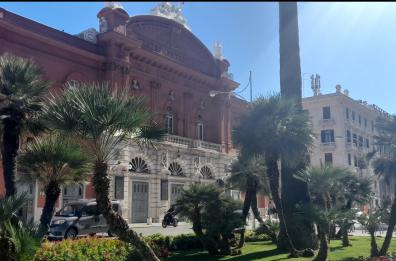 Bari, teatro Petruzzelli: lo «scippo» a 190 lavoratori, tre mesi di integrativi invece di dodici mesi