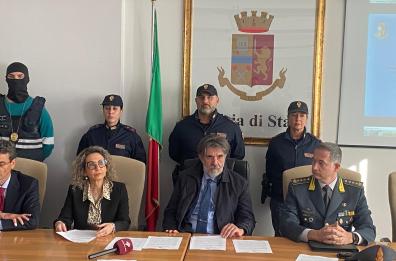 Chat criptate per il traffico di droga dalla Spagna al Salento: fra i 35 arresti di Lecce anche esponenti della Scu