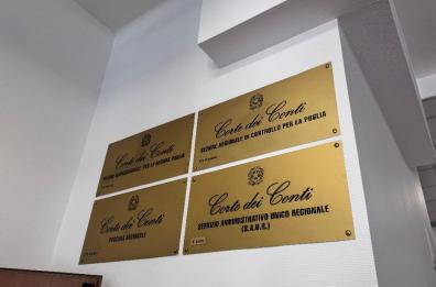 Regione, le bacchettate della Corte dei conti su sanità e spese: «Gli affitti in Fiera? Uno spreco»