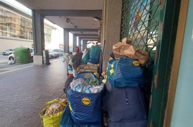 Bari, angoscia in via Capruzzi tra residenti e commercianti: «Bivacchi ad ogni isolato»