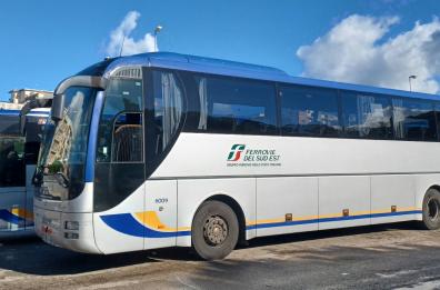 Ferrovie Sud-Est, comincia la guerra dei bus. Gli operatori privati: «La Regione faccia le gare per i servizi»