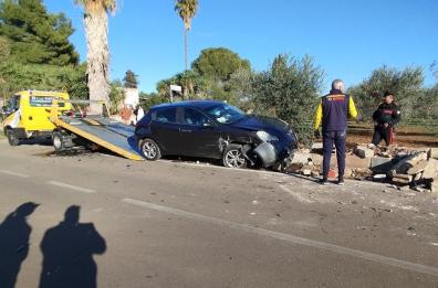 Scontro sulla Casarano- Ugento tra un'Audi e un'Alfa Romeo: un ferito trasportato in ospedale 
