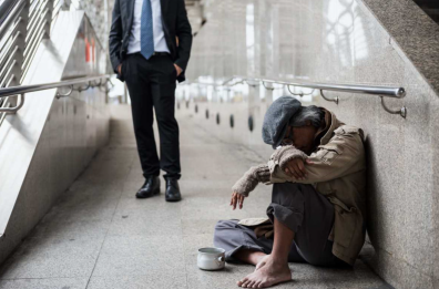 C'è chi nasce povero e chi ricco sfondato