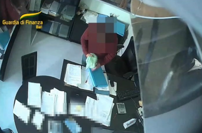 Tangenti e favori all’Asl Bari, Sansolini chiede scusa e va in pensione. La confessione: «Ho preso anche altri soldi»